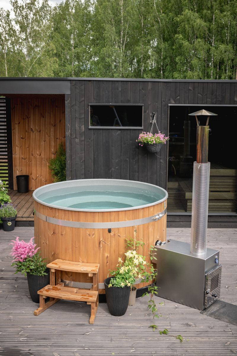 Kirami Breezy M | Hot Tub mit Holzofen | Ø 170 cm | für 4-6 Personen