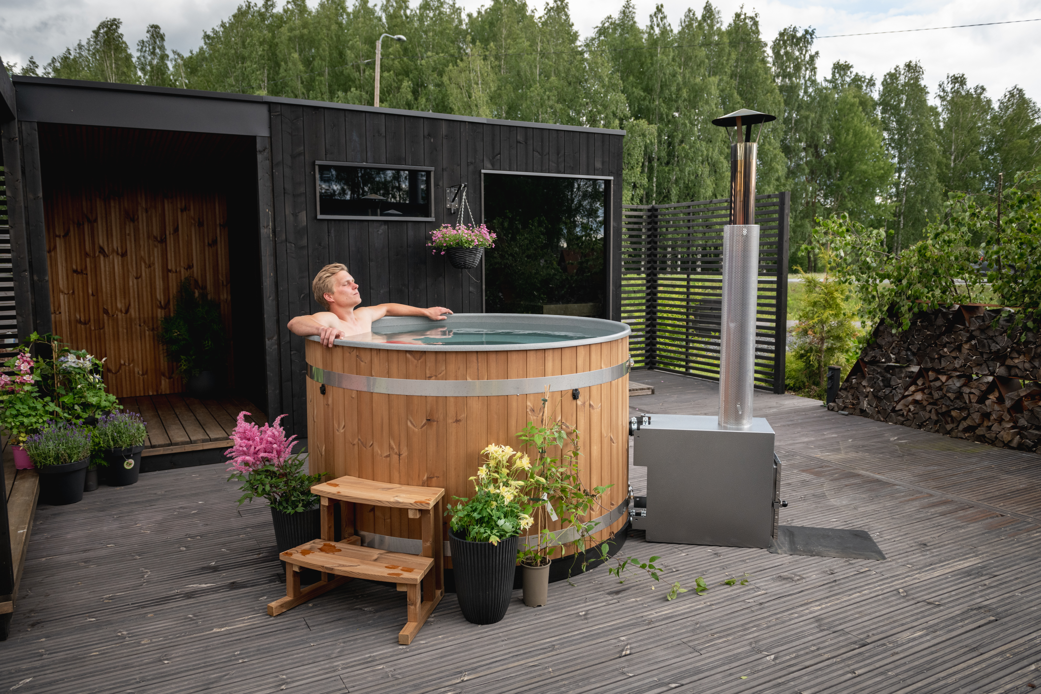 Kirami Breezy M | Hot Tub mit Holzofen | Ø 170 cm | für 4-6 Personen